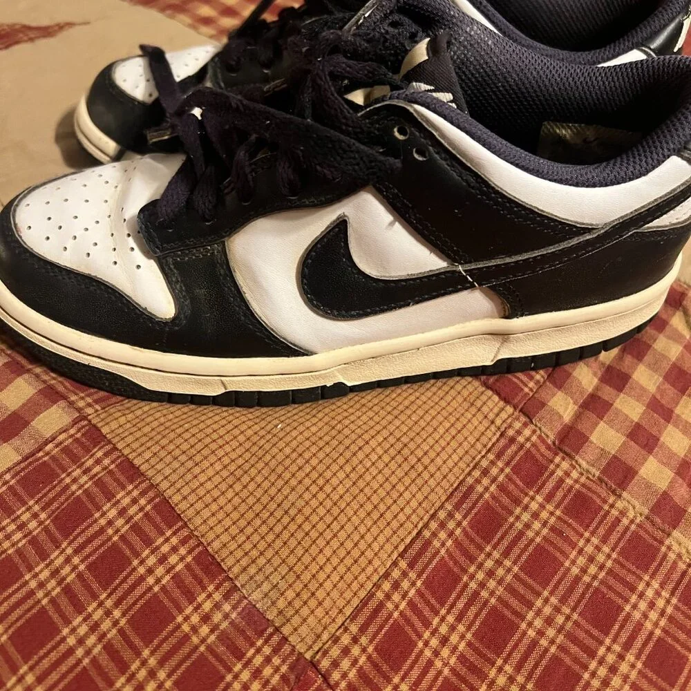 Nike Panda Dunks - Picture 4 of 4